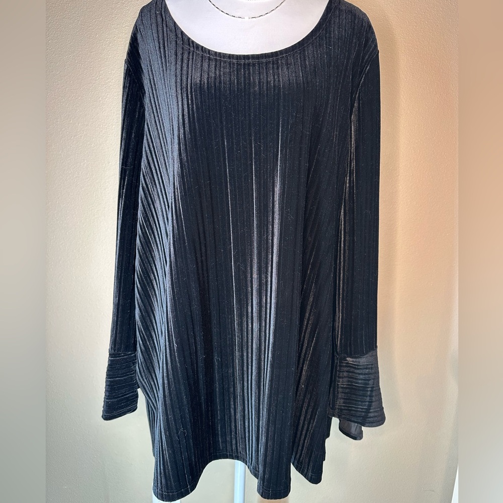 Signature Collection Black Velvet Pleated Tunic Top‎ 2X Bell Sleeve